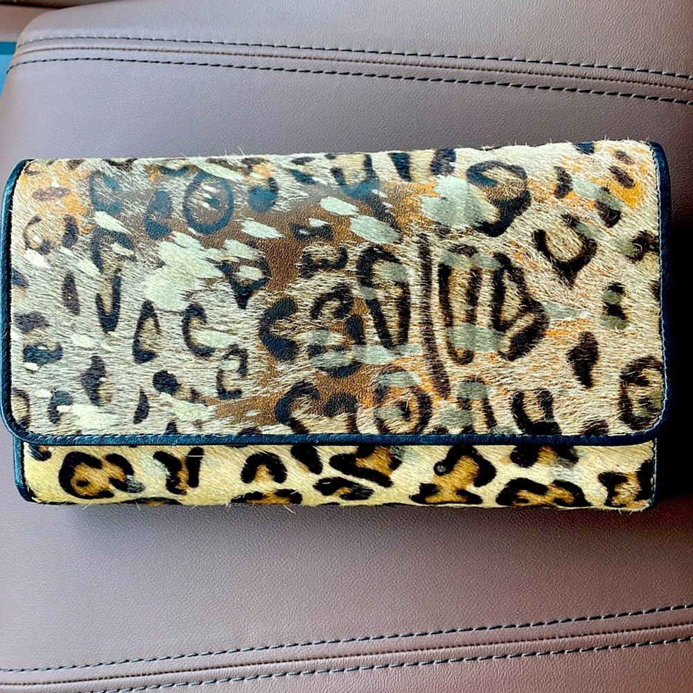 Myra Wallet- Leopard Print Zipper